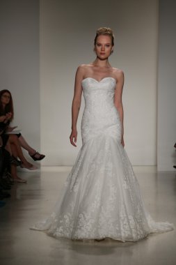 Anne Barge Güz 2015 Gelin Koleksiyonu göster