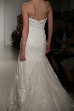 Anne Barge Güz 2015 Gelin Koleksiyonu göster