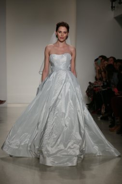 Anne Barge Güz 2015 Gelin Koleksiyonu göster