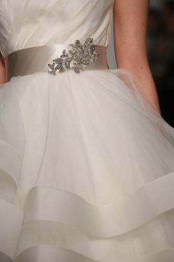 Anne Barge Güz 2015 Gelin Koleksiyonu göster