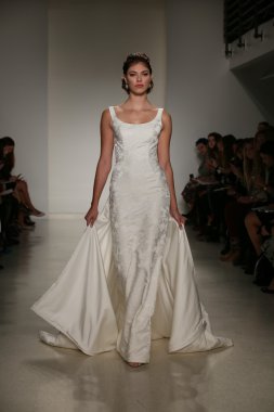 Anne Barge Güz 2015 Gelin Koleksiyonu göster