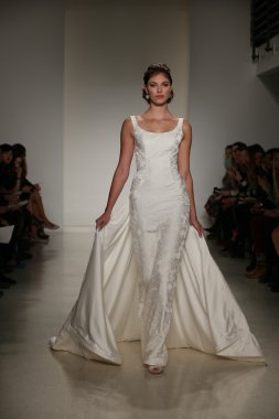 Anne Barge Güz 2015 Gelin Koleksiyonu göster