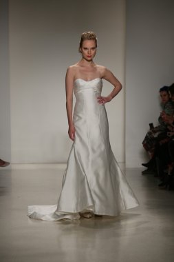 Anne Barge Güz 2015 Gelin Koleksiyonu göster