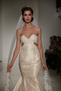 Anne Barge Güz 2015 Gelin Koleksiyonu göster