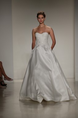 Anne Barge Güz 2015 Gelin Koleksiyonu göster