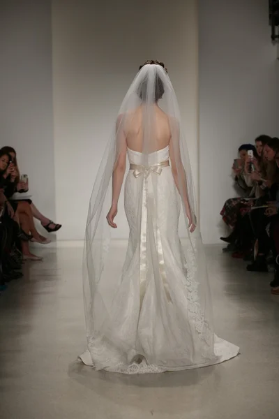 Anne Barge Automne 2015 Mariage Collection Show — Photo