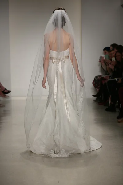 Anne Barge Automne 2015 Mariage Collection Show — Photo