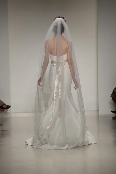 Anne Barge Automne 2015 Mariage Collection Show — Photo