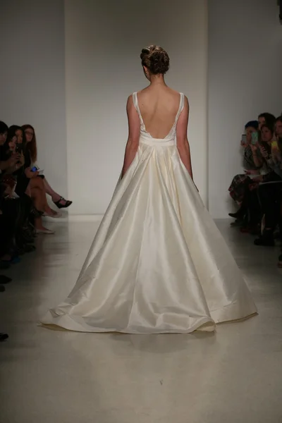 Anne Barge Automne 2015 Mariage Collection Show — Photo