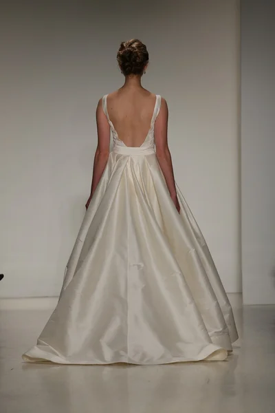 Anne Barge Fall 2015 Bridal Collection Show — Stock Photo, Image