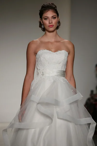 Anne Barge Automne 2015 Mariage Collection Show — Photo