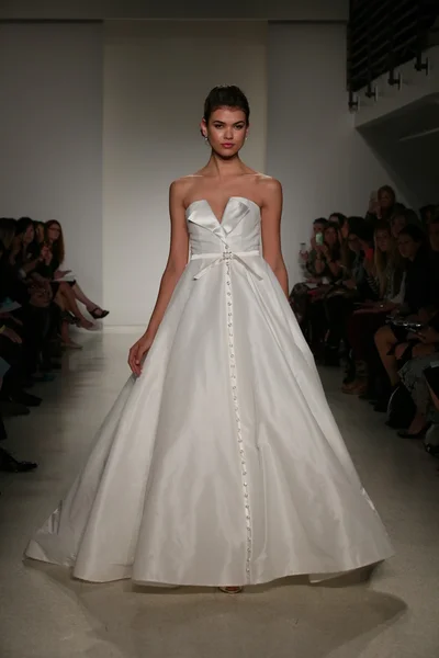 Anne Barge Automne 2015 Mariage Collection Show — Photo