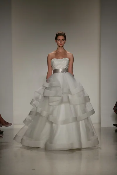 Anne Barge Automne 2015 Mariage Collection Show — Photo