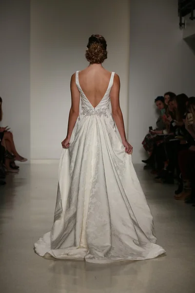 Anne Barge Automne 2015 Mariage Collection Show — Photo