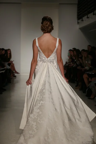 Anne Barge Fall 2015 Bridal Collection Show — Stock Photo, Image