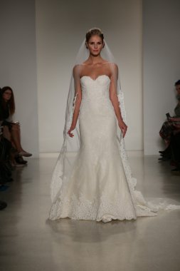 Anne Barge Güz 2015 Gelin Koleksiyonu göster