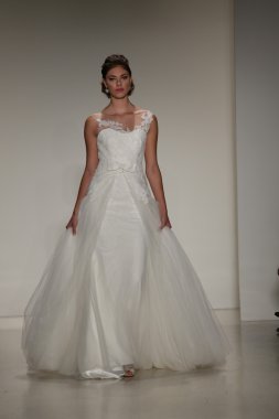 Anne Barge Güz 2015 Gelin Koleksiyonu göster