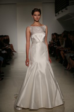 Anne Barge Güz 2015 Gelin Koleksiyonu göster