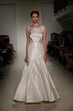 Anne Barge Güz 2015 Gelin Koleksiyonu göster