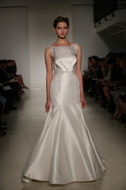 Anne Barge Güz 2015 Gelin Koleksiyonu göster