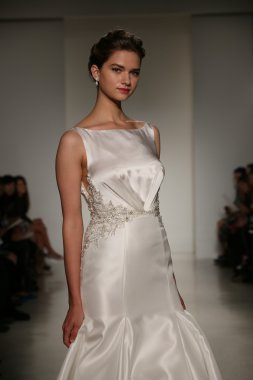 Anne Barge Güz 2015 Gelin Koleksiyonu göster