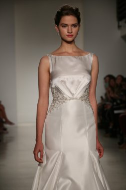 Anne Barge Güz 2015 Gelin Koleksiyonu göster