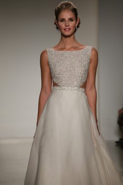 Anne Barge Güz 2015 Gelin Koleksiyonu göster