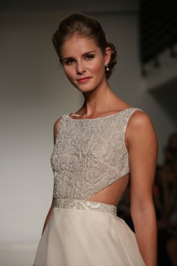 Anne Barge Güz 2015 Gelin Koleksiyonu göster