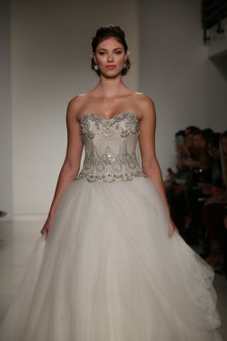 Anne Barge Güz 2015 Gelin Koleksiyonu göster