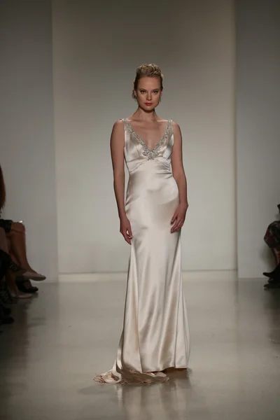 Anne Barge Fall 2015 Bridal Collection Show — Stock Photo, Image