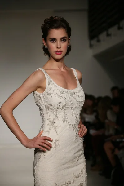 Anne Barge Automne 2015 Mariage Collection Show — Photo