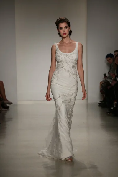 Anne Barge Fall 2015 Bridal Collection Show — Stock Photo, Image