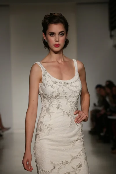 Anne Barge Fall 2015 Bridal Collection Show — Stock Photo, Image