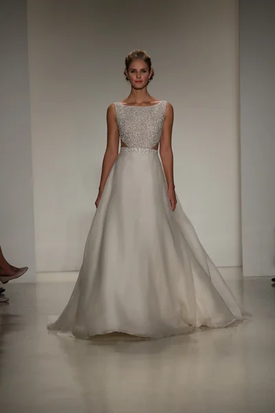 Anne Barge Fall 2015 Bridal Collection Show — Stock Photo, Image