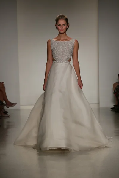 Anne Barge Fall 2015 Bridal Collection Show — Stock Photo, Image