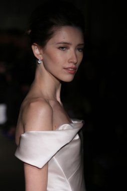 Anna Maier, Ulla Maija Couture sonbahar 2014 gelinlik koleksiyonu gösteri