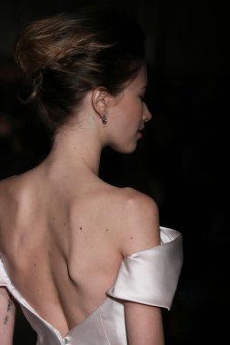 Anna Maier, Ulla Maija Couture sonbahar 2014 gelinlik koleksiyonu gösteri
