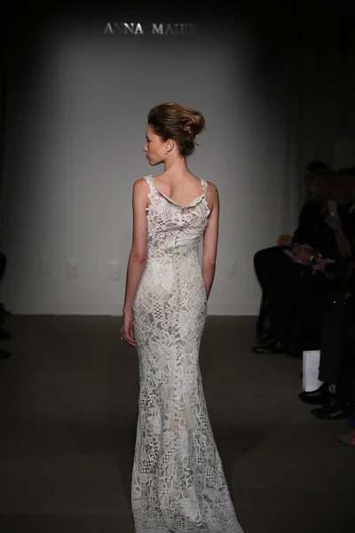 Anna Maier, Ulla-Maija Couture Fall 2014 Bridal collection show — Stock Photo, Image