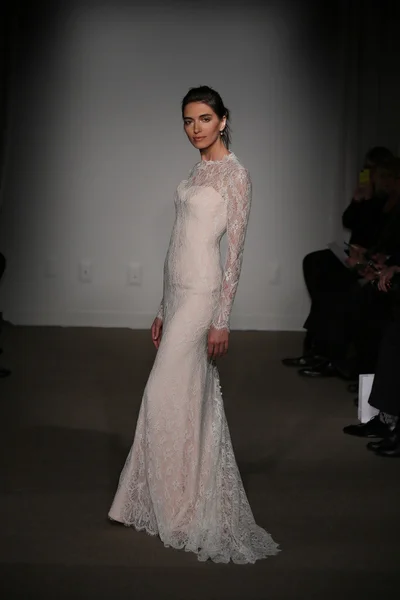 Anna Maier, Ulla-Maija Couture Fall 2014 Bridal collection show — Stock Photo, Image