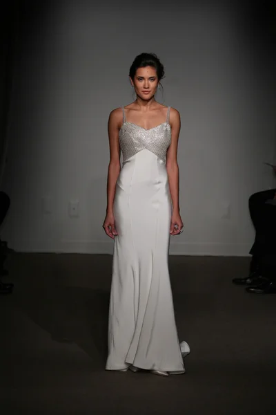 Anna Maier, Ulla-Maija Couture herfst 2014 Bridal collection Toon — Stockfoto