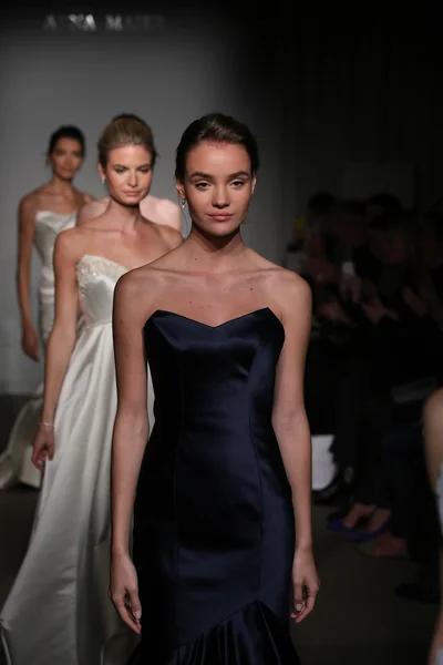 Anna Maier, Ulla-Maija Couture Fall 2014 Bridal collection show — Stock Photo, Image