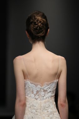 Jenny Lee sonbahar 2015 Gelin Koleksiyonu gösteri