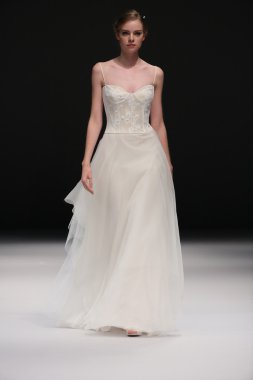 Jenny Lee sonbahar 2015 Gelin Koleksiyonu gösteri