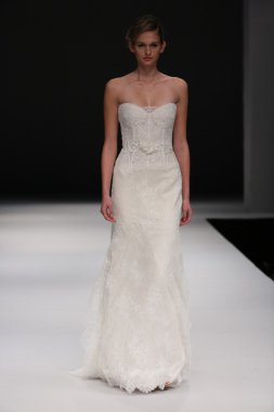 Jenny Lee sonbahar 2015 Gelin Koleksiyonu gösteri