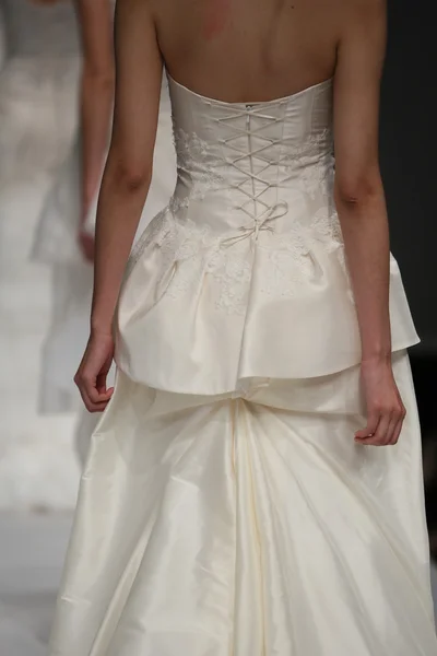 Jenny Lee Automne 2015 Mariage collection spectacle — Photo