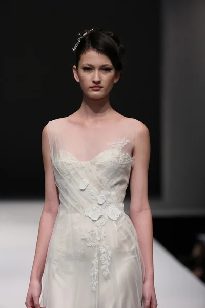Jenny Lee Fall 2015 Bridal collection show — Stock Photo, Image