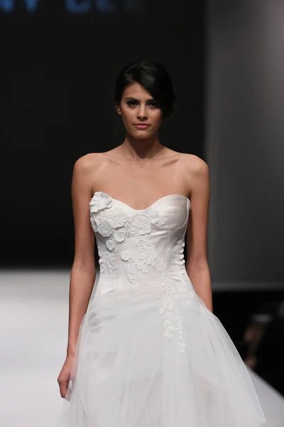 Jenny Lee Autunno 2015 Mostra collezione sposa — Foto Stock