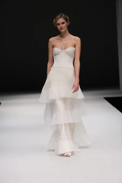 Jenny Lee Autunno 2015 Mostra collezione sposa — Foto Stock