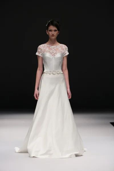 Jenny Lee Autunno 2015 Mostra collezione sposa — Foto Stock