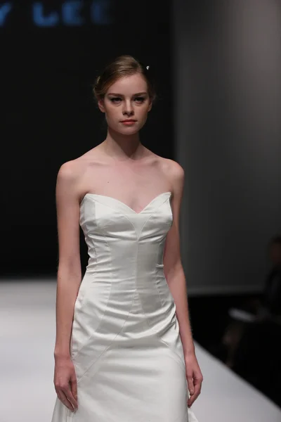 Jenny Lee Autunno 2015 Mostra collezione sposa — Foto Stock